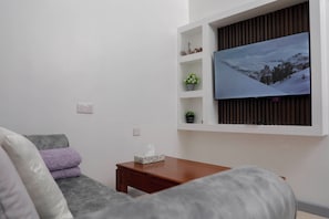 Standard Suite | Living area - Nakuru Guest Suites (Nakuru)