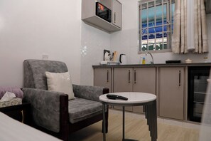 Living area - Nakuru Guest Suites (Nakuru)