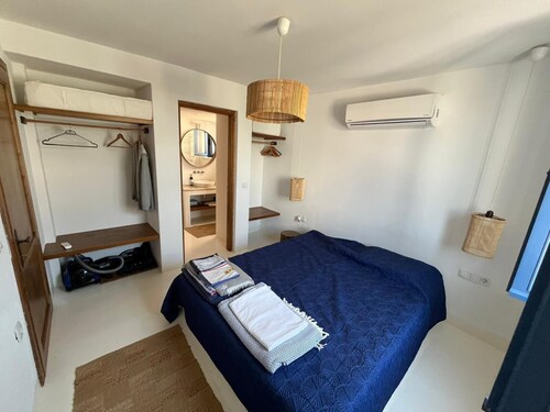 Spacious and Modern 2 BR Summer Apt. with Private Beach Access in Akyarlar Bağla