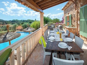 Outdoor dining - Sa Cova d'es Pujol - Four Bedroom Villa, Sleeps 8 (Felanitx)