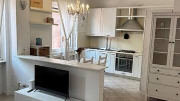 Kühlschrank, Ofen, Herdplatte, Geschirrspüler