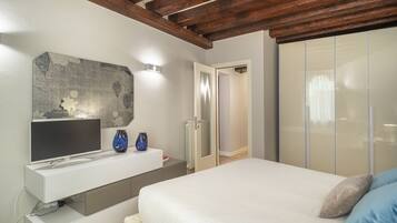 1 chambre, fer et planche Ă repasser, Wi-Fi gratuit, draps fournis