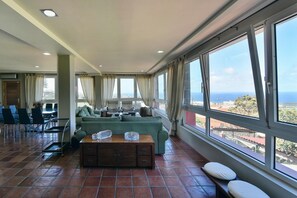 Smart TV - Villa in Gran Canaria with Private Pool & Tennis (Arucas)