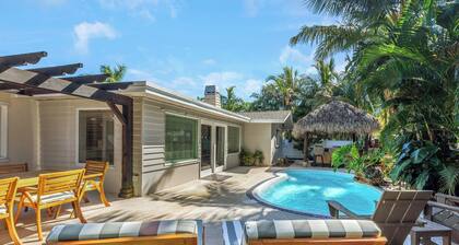 Resort Backyard! Heated Pool! Pool Table! PingPong & Pool Table!