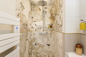 Apartment | Bathroom