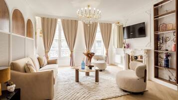 Apartment | Living area | 43-inch Smart TV with cable channels, Netflix, streaming services