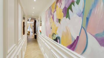 Literie hypoallergénique, surmatelas, coffres-forts dans les chambres