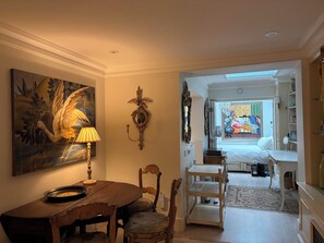 Dining - Beautifully designed 1 bed in the heart of Chelsea (London)