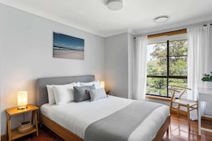 3 slaapkamers, een strijkplank/strijkijzer, reisbedje, wifi