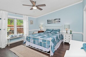 3 slaapkamers, een strijkplank/strijkijzer, wifi, beddengoed