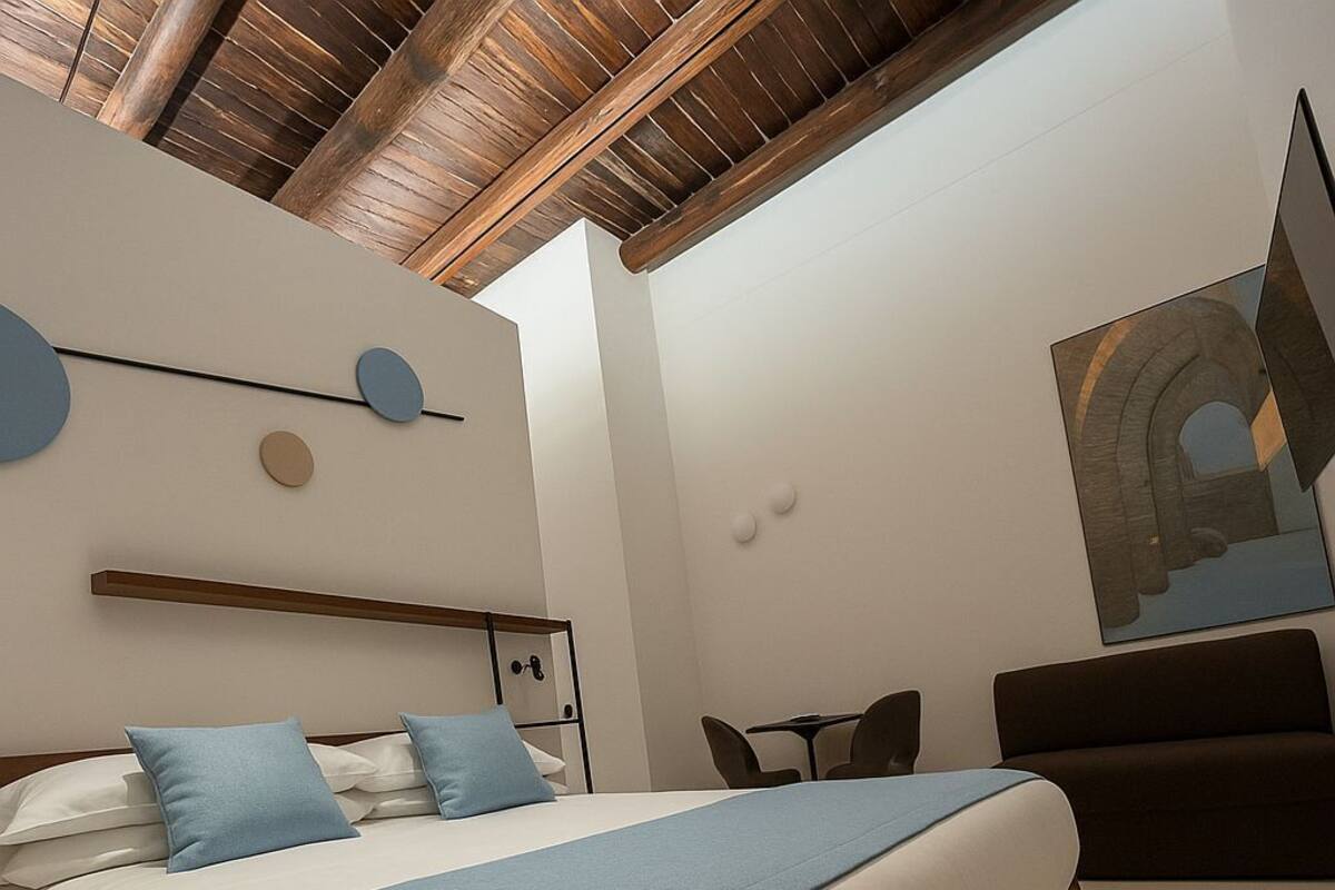 مكتب ومساحة عمل للكمبيوتر المحمول وواي فاي مجانًا