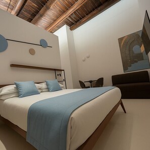 مكتب ومساحة عمل للكمبيوتر المحمول وواي فاي مجانًا