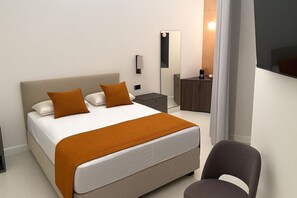 مكتب ومساحة عمل للكمبيوتر المحمول وواي فاي مجانًا