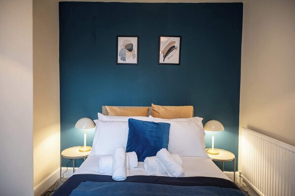 3 chambres, fer et planche à repasser, Wi-Fi, draps fournis