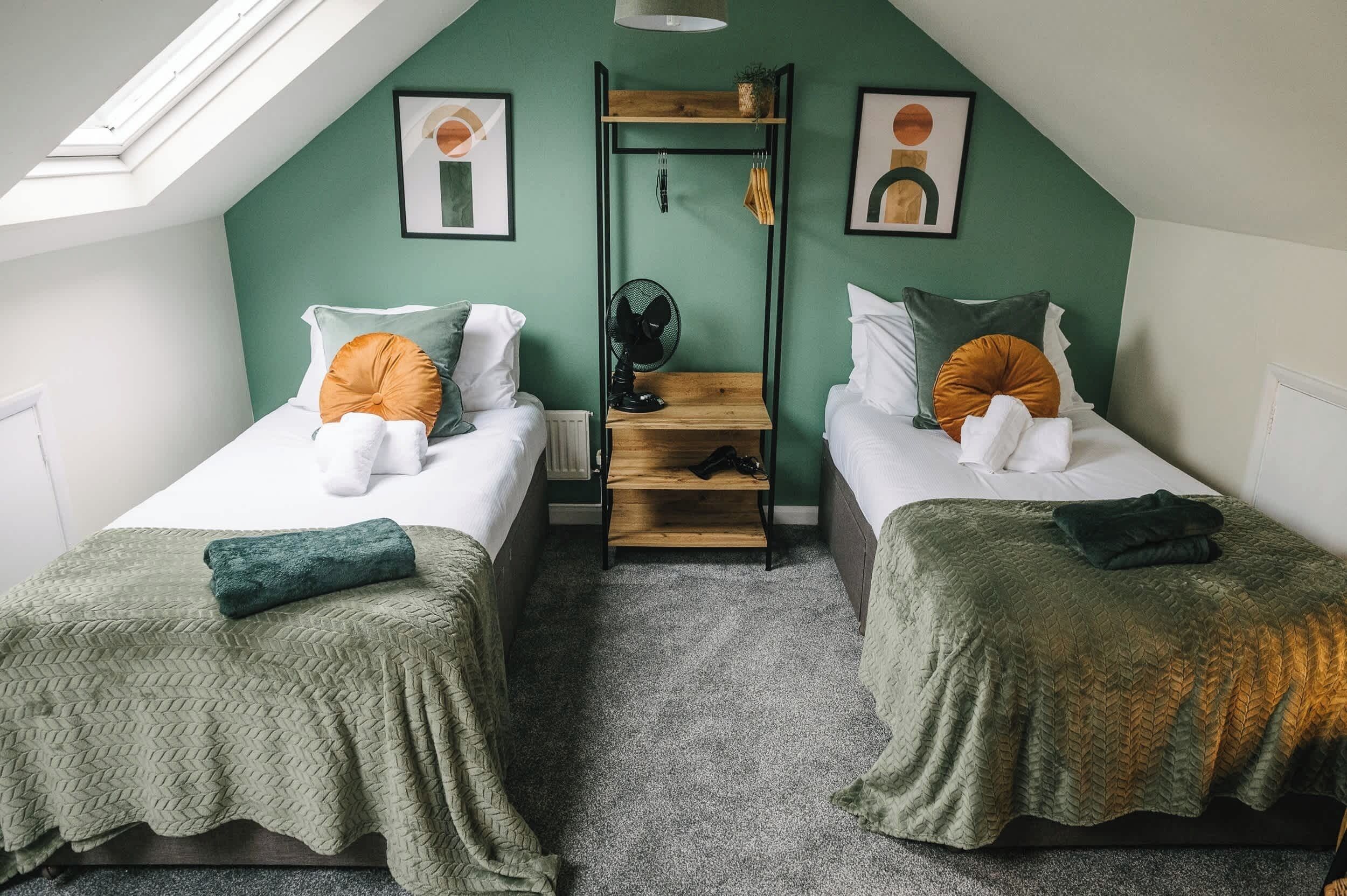 3 slaapkamers, een strijkplank/strijkijzer, wifi, beddengoed