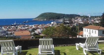 Family House - great view Horta Bay