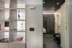 Dusche, Haartrockner, Bidet, Handtücher