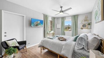 3 bedrooms, iron/ironing board, internet, bed sheets