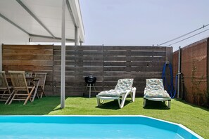 Outdoor dining - Holiday Home 'Casita Dana' with Private Pool, Wi-Fi and Air Conditioning (Conil de la Frontera)