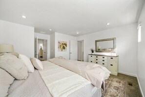 4 habitaciones, tabla de planchar con plancha y wifi gratis