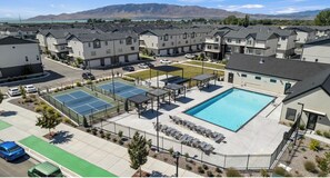 Pool - New townhome, quick freeway & public trans. access, seasonal pool & pickleball. (American Fork)