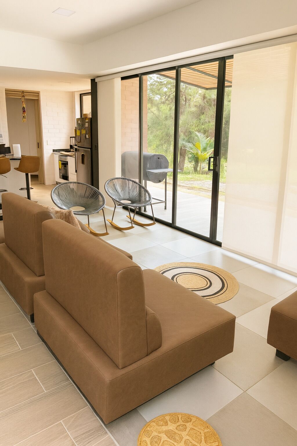 Rumah, 4 kamar tidur, teras, pemandangan kebun | Ruang keluarga