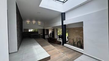 House, 4 Bedrooms, Terrace, Garden View | Interior