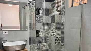 House, 4 Bedrooms, Terrace, Garden View | Bathroom