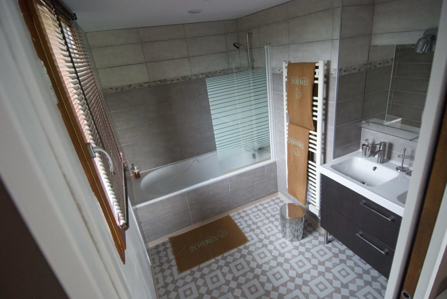 Deluxe Double Room, Balcony, Garden View | Bathroom