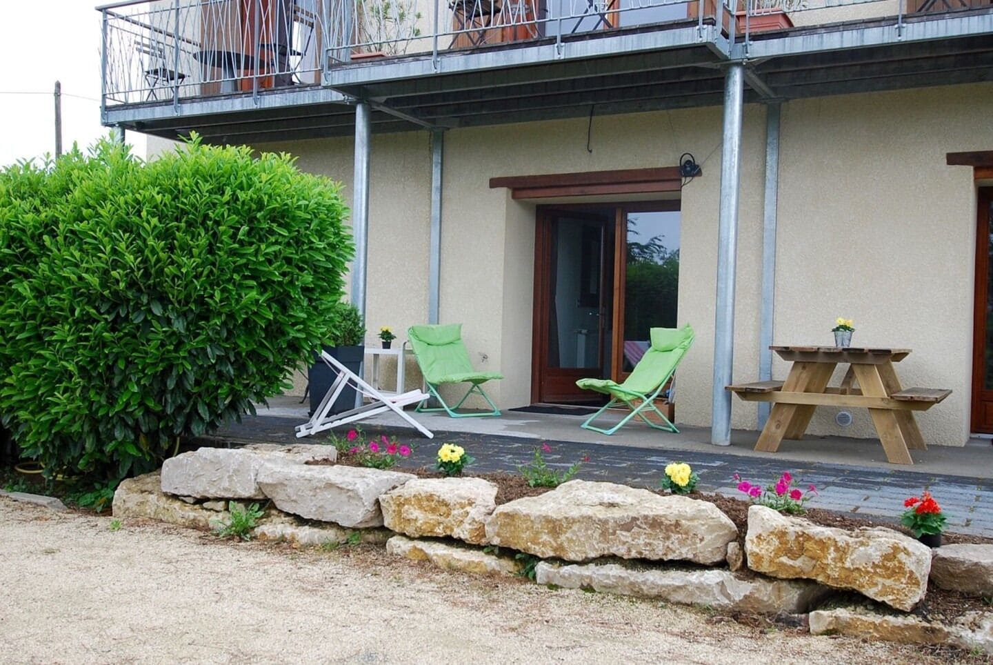 Familie huis, terras, uitzicht op tuin | Terras