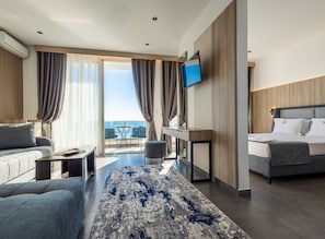 Premium bedding, desk, blackout curtains, soundproofing - Hotel Continental Ulcinj (Ulcinj)