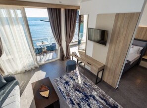 Deluxe Studio, Balcony, Sea View | Desk, free WiFi