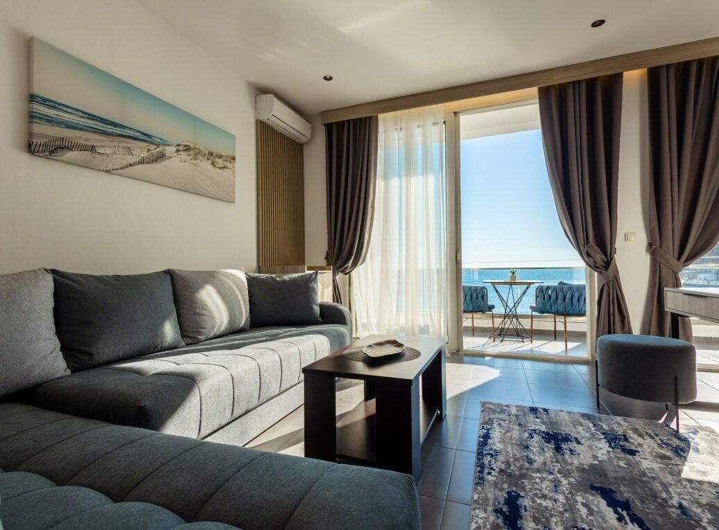 高档床上用品、办公桌、遮光窗帘、隔音