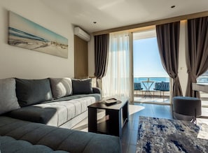 Premium bedding, desk, blackout drapes, soundproofing - Hotel Continental Ulcinj (Ulcinj)