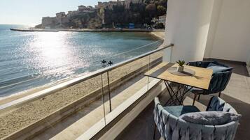 Quarto casal ou duplo luxo, sacada | Escrivaninha, Wi-Fi de cortesia