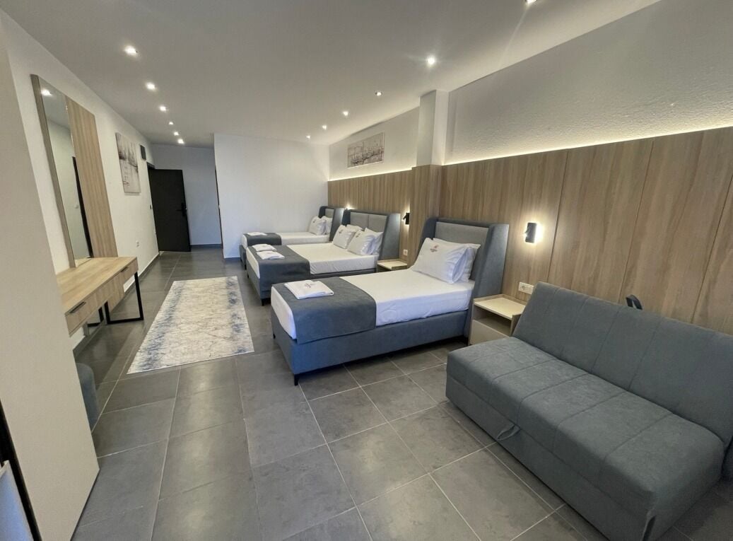 高档床上用品、办公桌、遮光窗帘、隔音