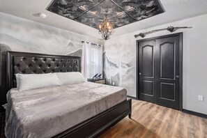 9 soverom, strykejern/-brett, reiseseng for barn og wi-fi (inkludert)