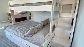 4 bedrooms, free WiFi