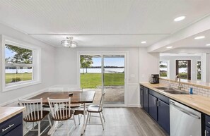 Fridge, stovetop, coffee/tea maker, electric kettle - Lakefront Cabin, Sleeps 14, Skiing, Snow trails, Fire Pit (Bagley Township)