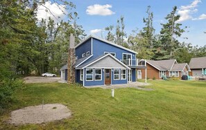 Exterior - Lakefront Cabin, Sleeps 14, Skiing, Snow trails, Fire Pit (Bagley Township)