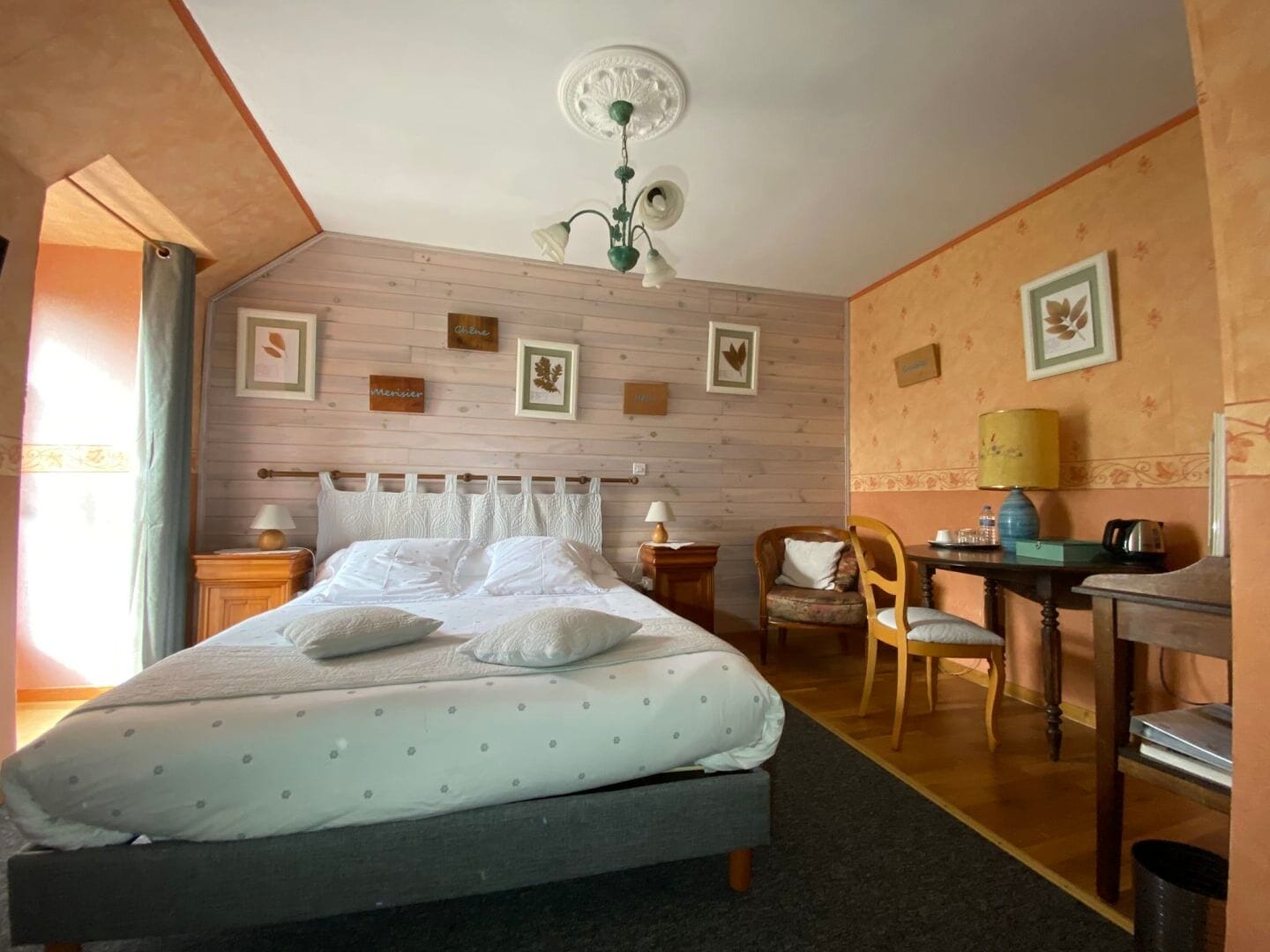 Classic dubbelrum - utsikt mot trädgården | Ljudisolering och gratis wi-fi