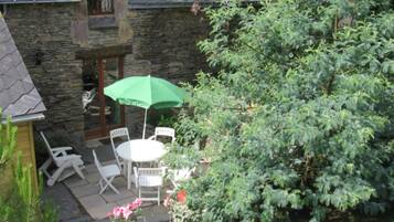 Cottage Comfort, pemandangan kebun | Teras/patio