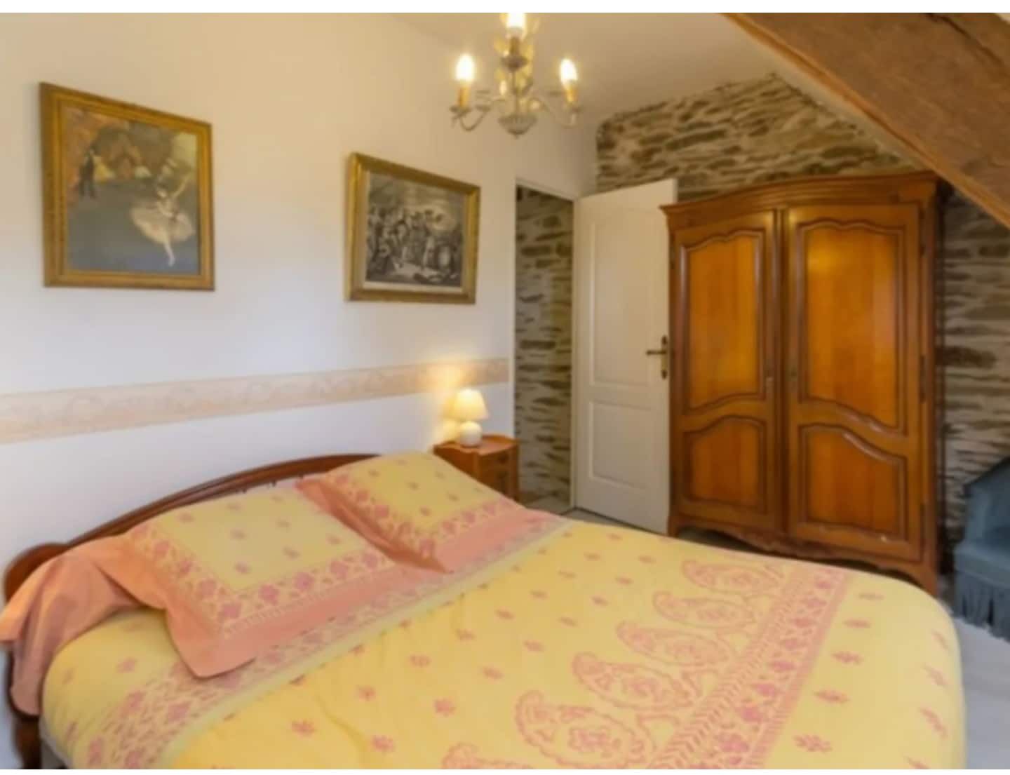 Stuga Comfort - utsikt mot trädgården | Ljudisolering och gratis wi-fi