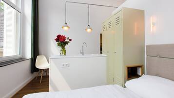 Zimmersafe, Schreibtisch, Bügeleisen/Bügelbrett, kostenloses WLAN