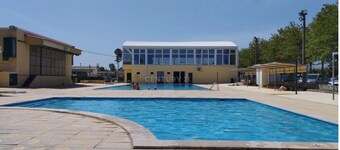 2-bedr. house in camping site-Parque Verde near Arrábida and Sesimbra