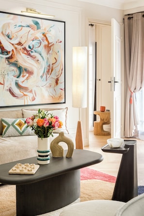 Apartamento | Área de estar | TV de plasma, Netflix, serviços de streaming, escritórios