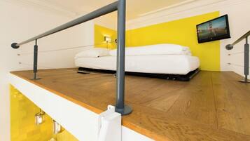 1 Schlafzimmer, Zimmersafe, Schreibtisch, Bügeleisen/Bügelbrett