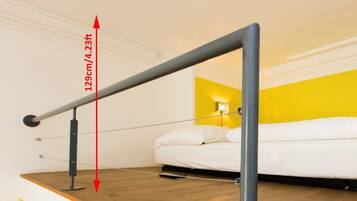 1 Schlafzimmer, Zimmersafe, Schreibtisch, Bügeleisen/Bügelbrett