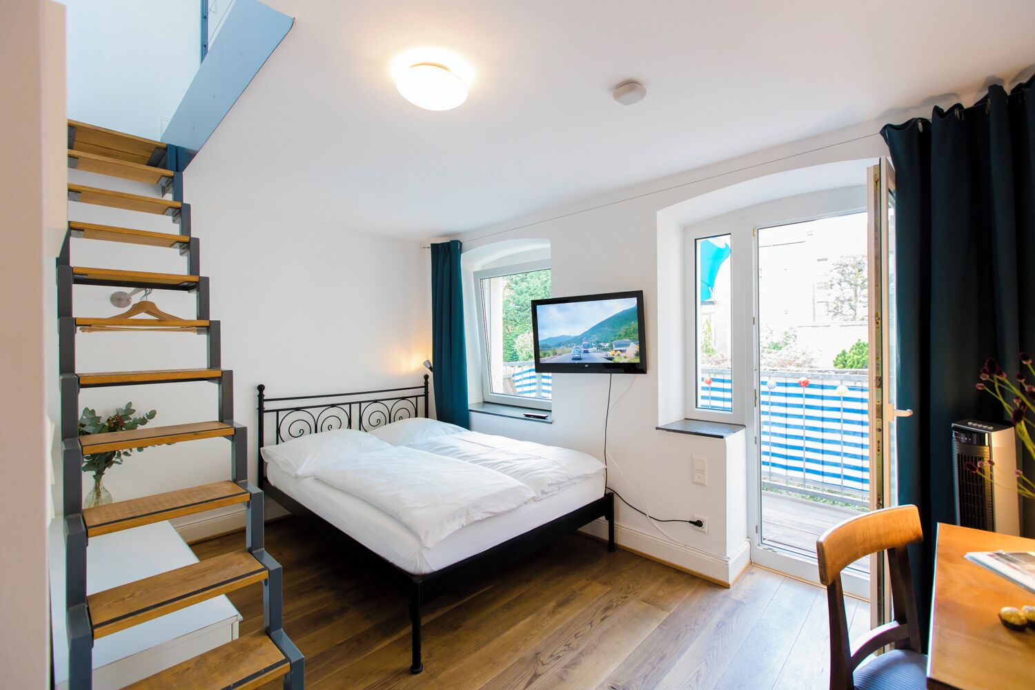 8 bedrooms, in-room safe, desk, iron/ironing board