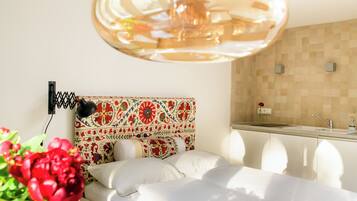 8 bedrooms, in-room safe, desk, iron/ironing board